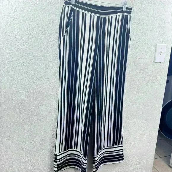 Wide-leg Beach Pants - Picture 2 of 5